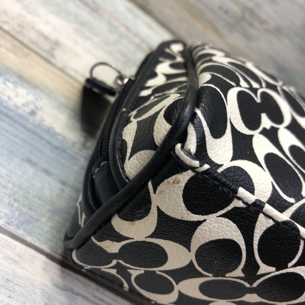 Coach Signature C PVC & Leather Small Clutch Bag Black & White Preowned - Picture 5 of 10